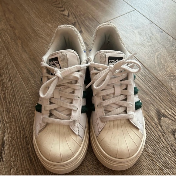 Adidas White Sneakers with Green Stripes - Picture 2 of 7